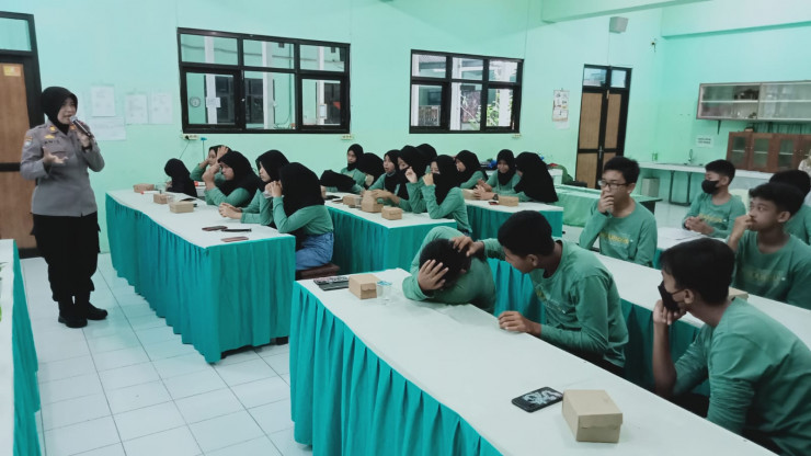 Polres Madiun Kota Berikan Edukasi Pencegahan Bullying Bagi di Sekolah