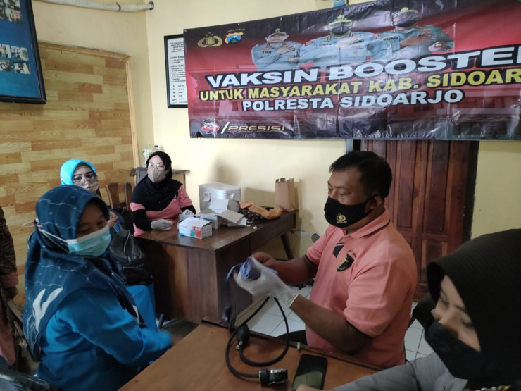 Masifkan Vaksin Booster di Wilayah Prambon