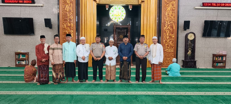 Kapolsek Gedangan Sholat Jumat Keliling, Perkuat Sinergi dengan Masyarakat