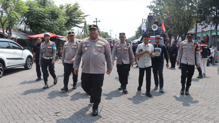 Polisi Lakukan Pengawalan, Peringatan Hari Buruh di Pasuruan Berlangsung Kondusif