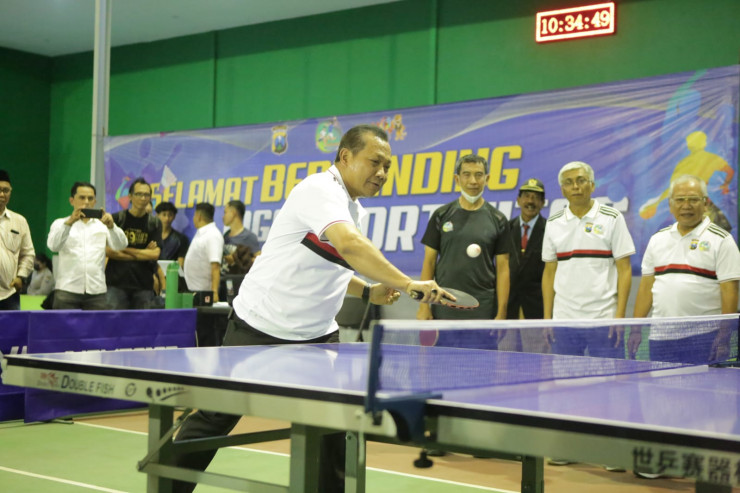 Kapolda Jatim Gelar Turnamen Bulutangkis dan Tenis Meja Antar Media Peringati HPN 2023