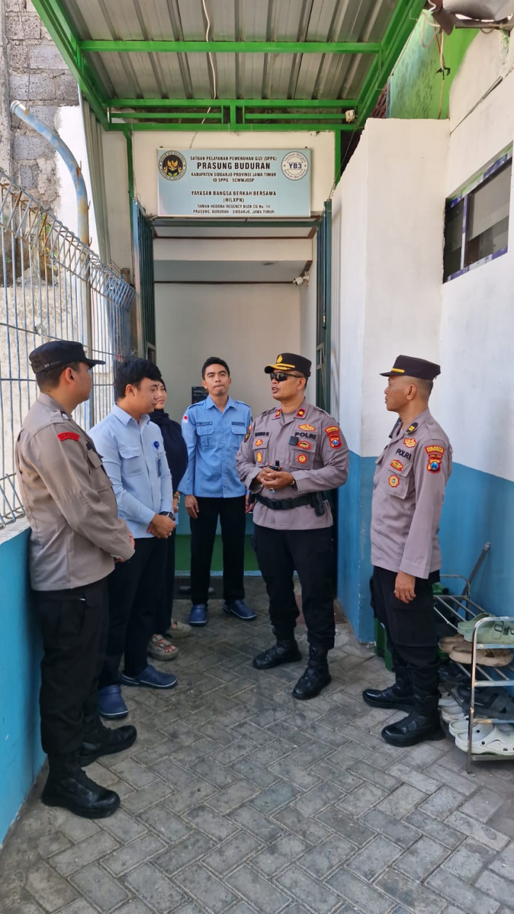 Kapolsek Buduran Monitoring dan Dampingi SPPG, Pastikan Keamanan MBG