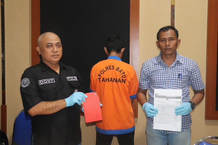 Respon Cepat Polres Batu Berhasil Amankan Tersangka Perampasan HP di Pujon