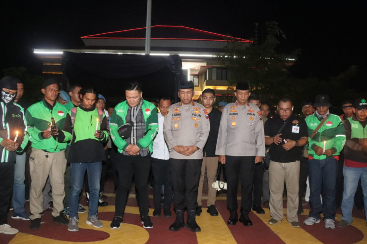 Polisi dan Ojol di Sidoarjo Gelar Aksi Solidaritas untuk Affan Kurniawan