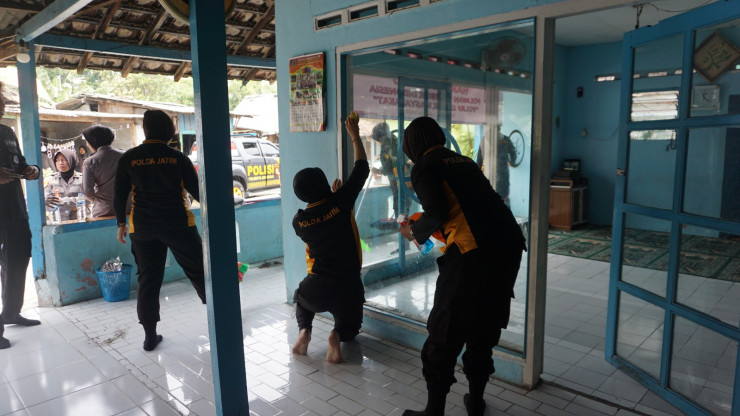 Sambut HUT ke-77, Polwan Polresta Sidoarjo Gelar Bakti Religi