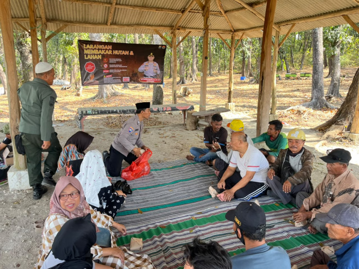 Antisipasi Karhutla, Polres Gresik Gencarkan Sosialisasi di Hutan Panceng