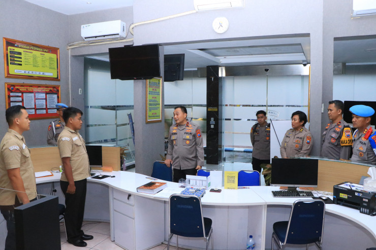 Wakapolda Jatim Kunjungi Polres Ngawi Tinjau Kesiapan Pelayanan Masyarakat di SPKT