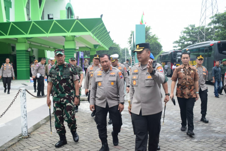 Kapolresta Sidoarjo Dampingi Kapolda Jatim Tinjau Lokasi Satu Abad Harlah NU