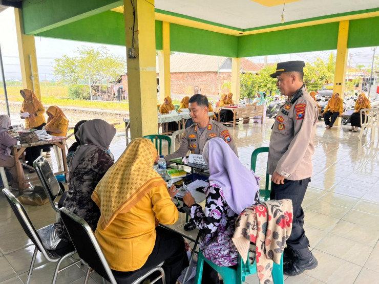 Kapolsek Krembung Tinjau Posyandu di Desa Wangkal, Tekankan Pentingnya Gizi Ibu dan Anak