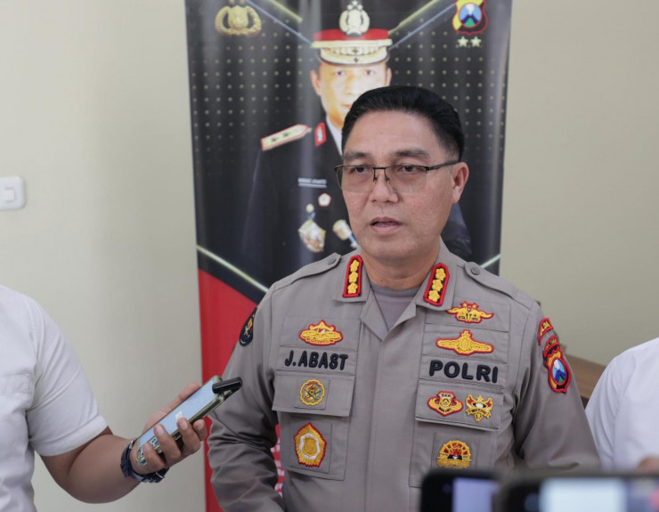 Polda Jatim Kerahkan Ratusan Personel Evakuasi dan Penanganan Darurat Erupsi Semeru