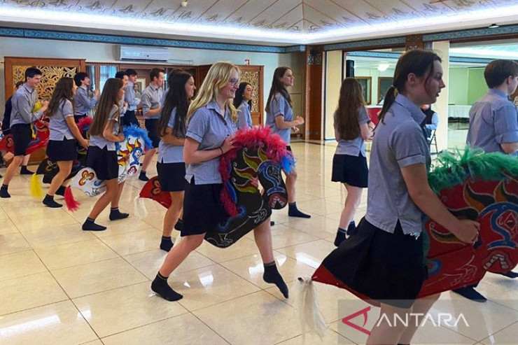 Tari Kuda Lumping tarik minat siswa Australia pada budaya Indonesia